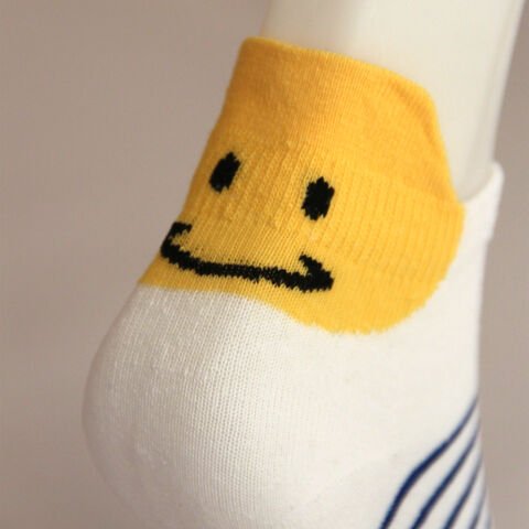 Gülen Yüz Emojili Kısa Patik Bilek Çorap Çizgili Desenli