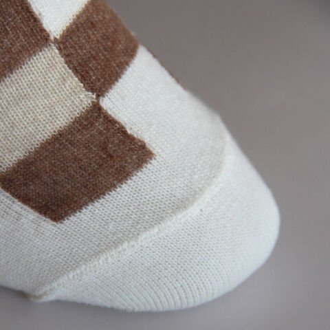 Beyaz Koyu Kahverengi Damalı Patik Kadın Çorabı