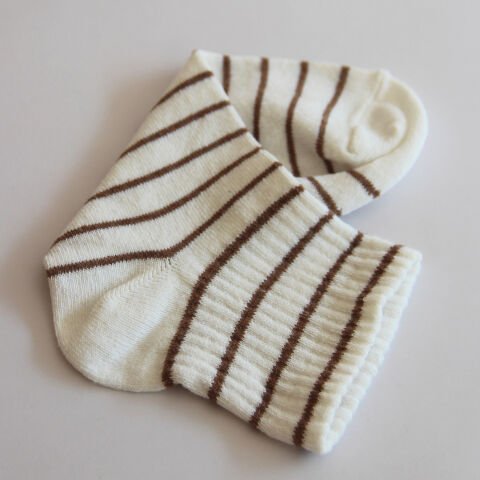 Kırık Beyaz Kahverengi Çizgili Patik Kadın Çorabı