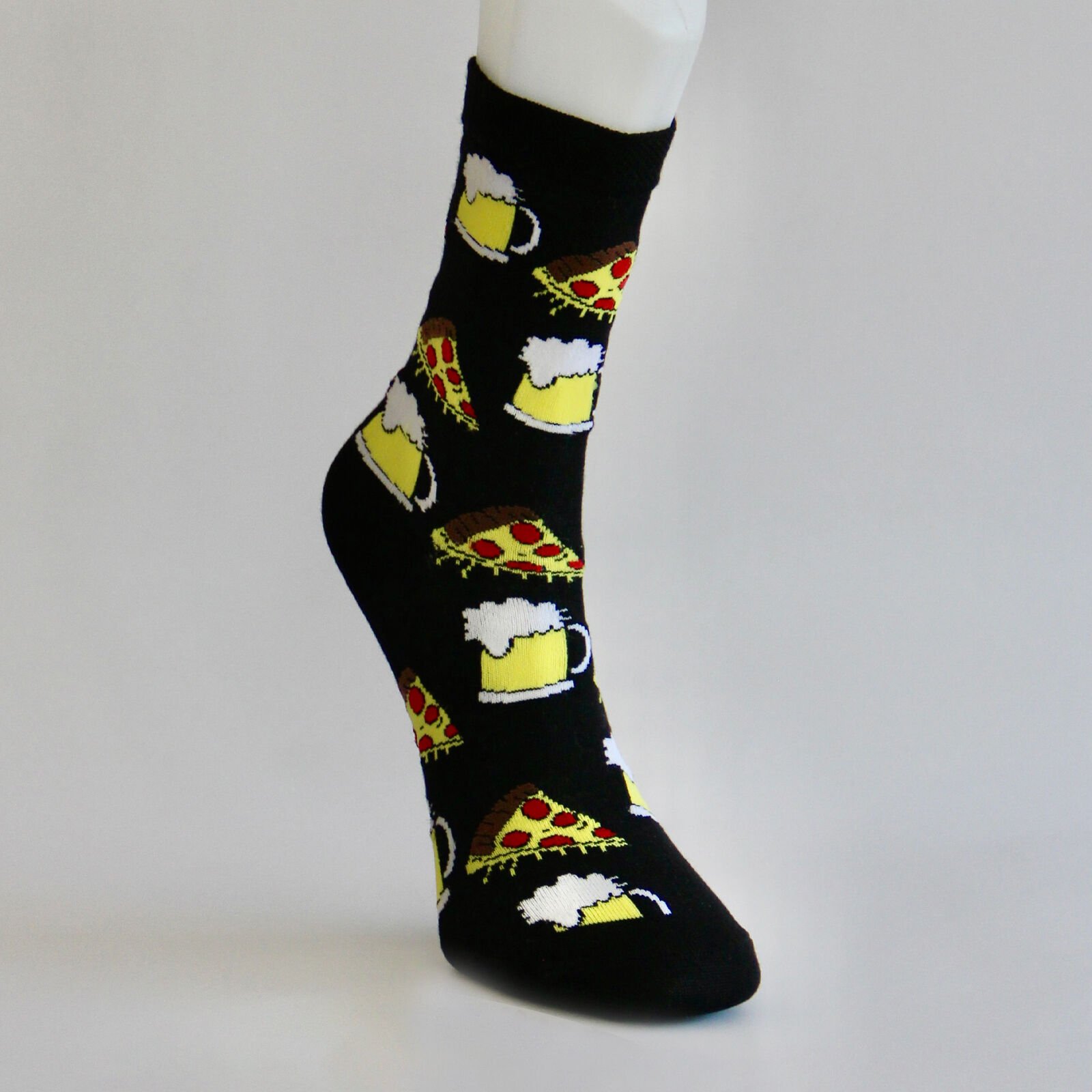 Pizza ve Bira Desenli Unisex Siyah Renkli Soket Çorap