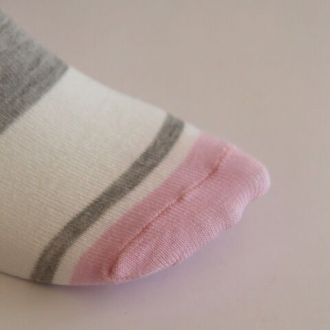 Gri-Pembe Çizgili Beyaz Renkli Kadın Patik Çorabı