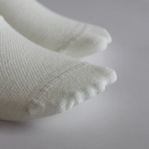 Beyaz Bambu Dikişsiz Kısa Babet Kadın Çorap