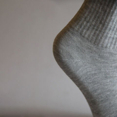 Dikişsiz Pembe Çizgili Kadın Patik Çorap – Gri Renkli