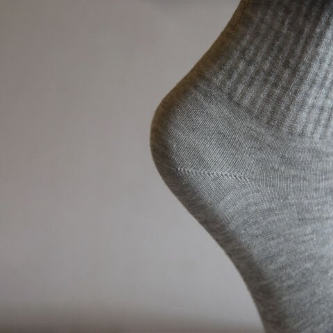 Dikişsiz Pembe Çizgili Kadın Patik Çorap – Gri Renkli