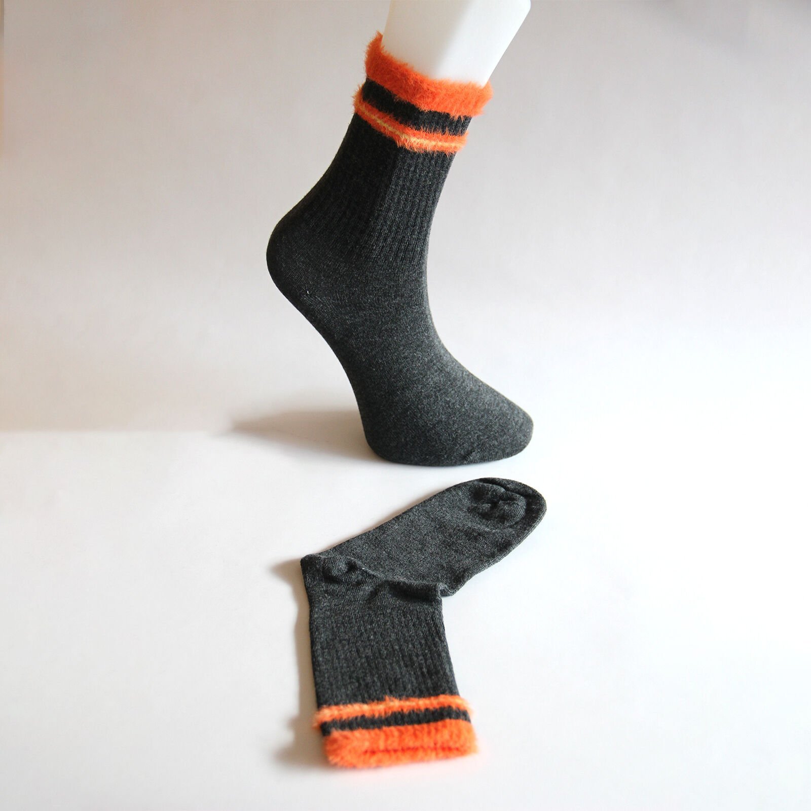 Dikişsiz Turuncu Çizgili Kadın Patik Çorap – Füme Renkli