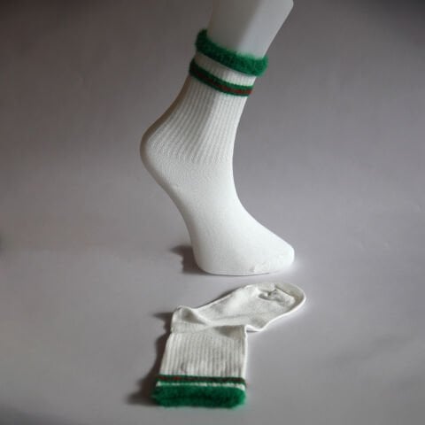 Dikişsiz Yeşil Çizgili Kadın Patik Çorap – Kırık Beyaz