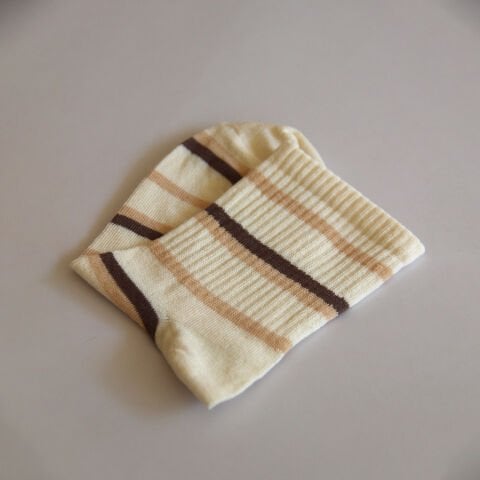 Çizgi Desenli Kadın Çorap – Krem Renkli