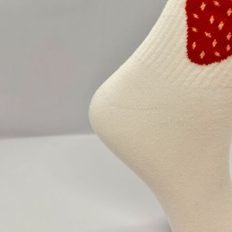 Çilek Desenli Soket Çorap – Beyaz