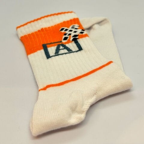 A Harfi Desenli One Size Dikişsiz Çocuk Çorabı – Turuncu