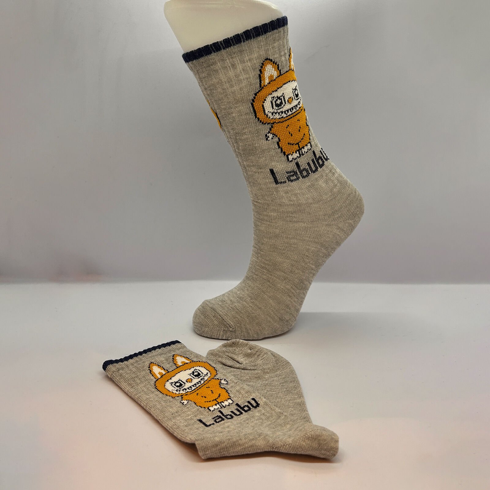 Labubu Karakterli Erkek Çocuk Çorabı – Gri