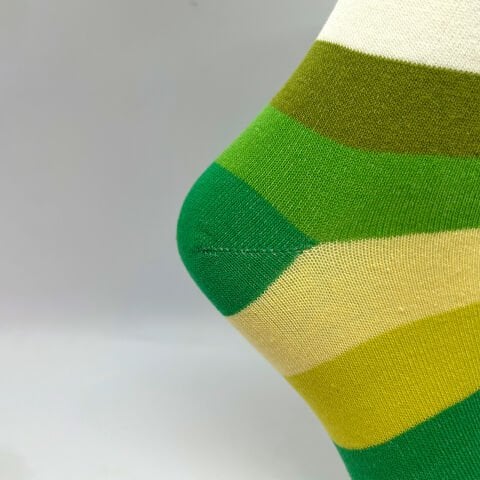 Desenli Dikişsiz Kadın Soket Çorap – Yeşil