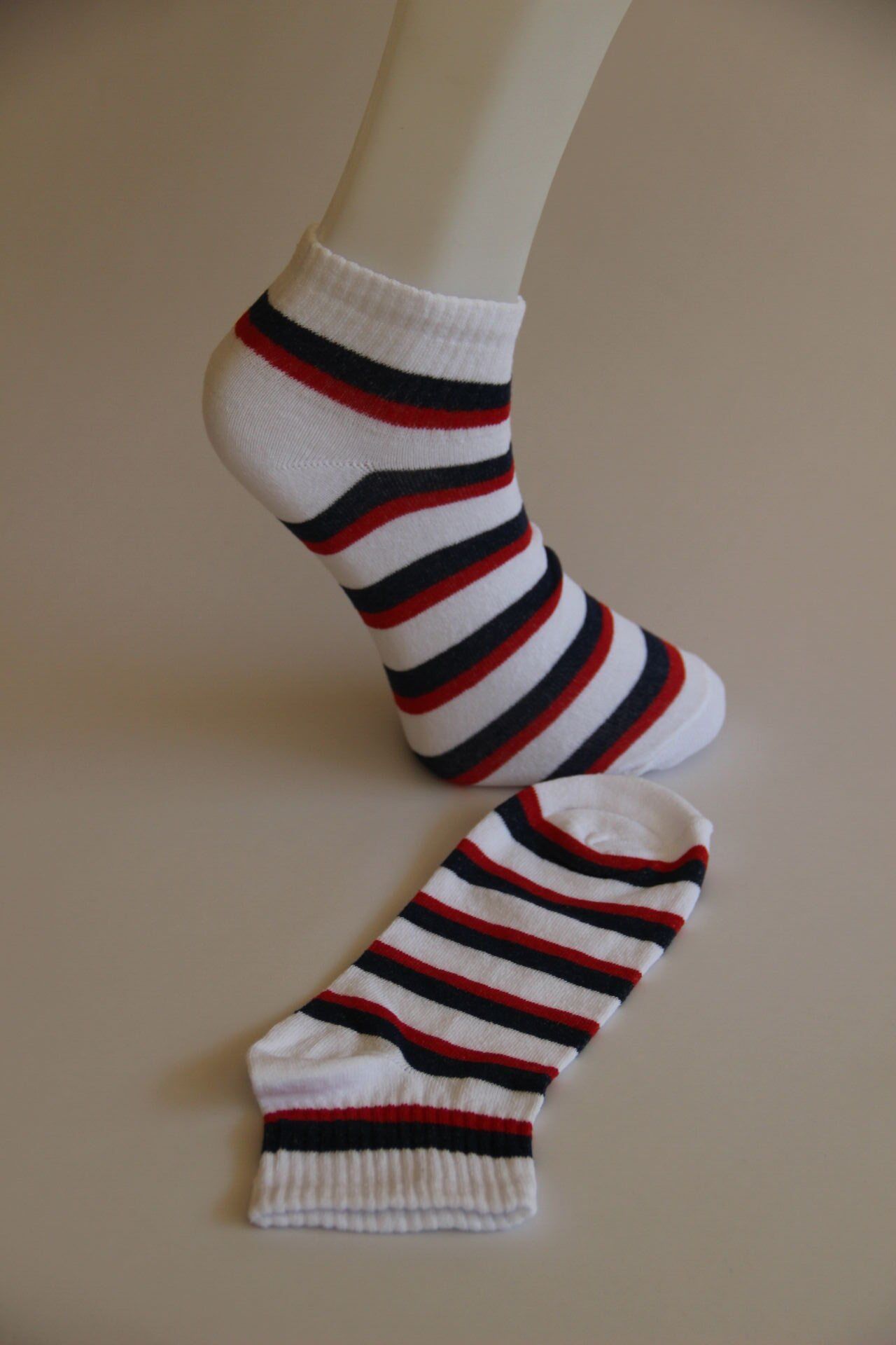 Erkek Çizgi Desenli Patik Çorap – Beyaz