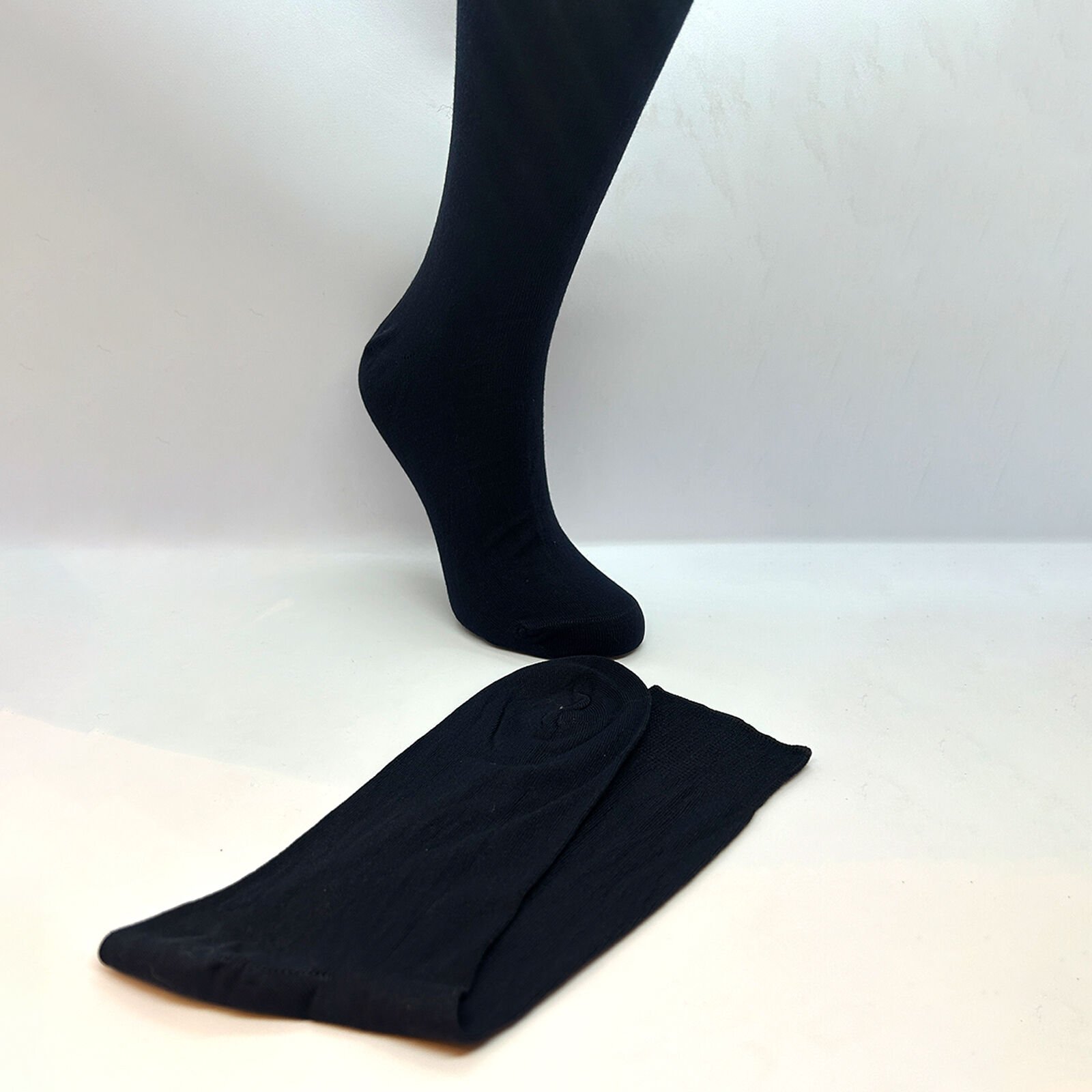 Erkek Uzun Dikişsiz Bambu Çorap – Lacivert