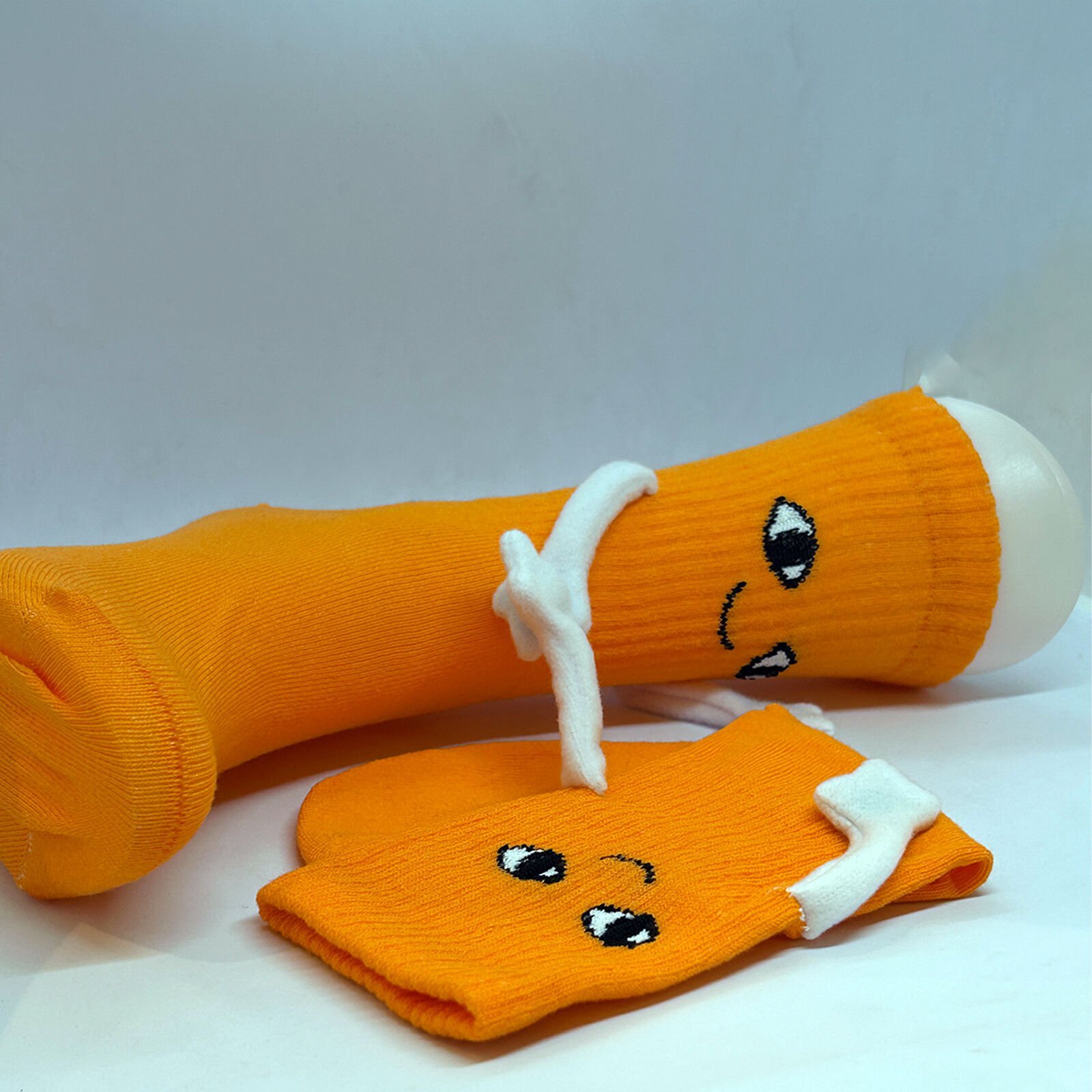 Halay Çeken Figürlü Unisex Turuncu Dikişsiz Çılgın Çorap