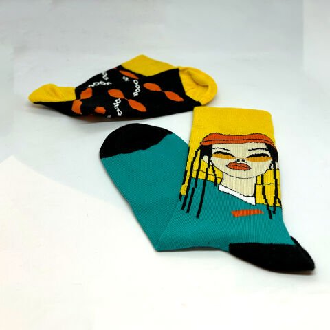 Sağ-Sol Farklı Rastalı Desenli Kadın Çılgın Çorap