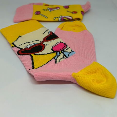 Sağ-Sol Farklı Pembe Kiraz ve Şeker Desenli Çılgın Çorap