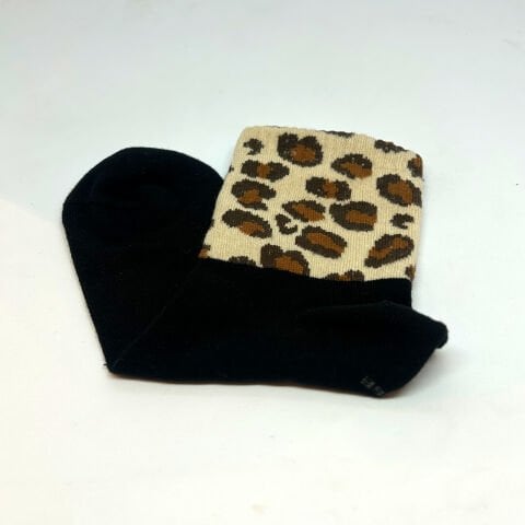 Leopar Desenli Dikişsiz Kadın Çorap – Siyah