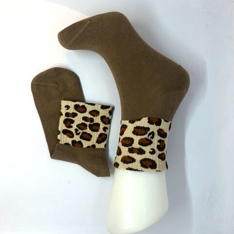 Leopar Desenli Dikişsiz Kadın Çorap – Kahverengi