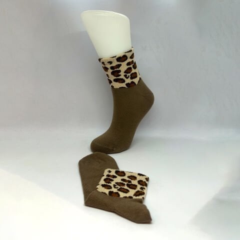 Leopar Desenli Dikişsiz Kadın Çorap – Kahverengi