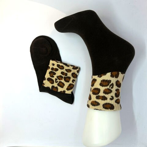Leopar Desenli Dikişsiz Kadın Çorap – Acı Kahve