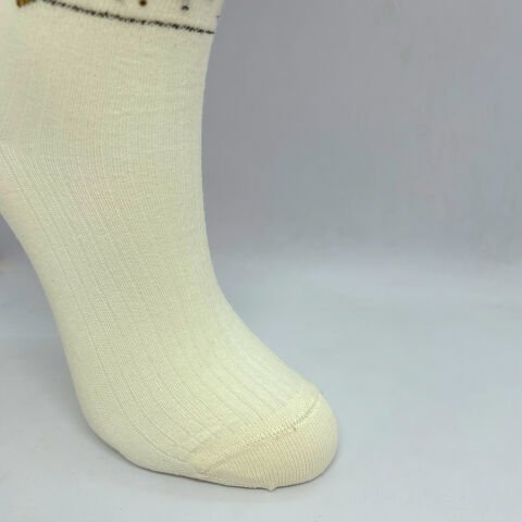 Kalp Desenli Taşlı Dikişsiz Kız Çocuk Çorabı – Kırık Beyaz