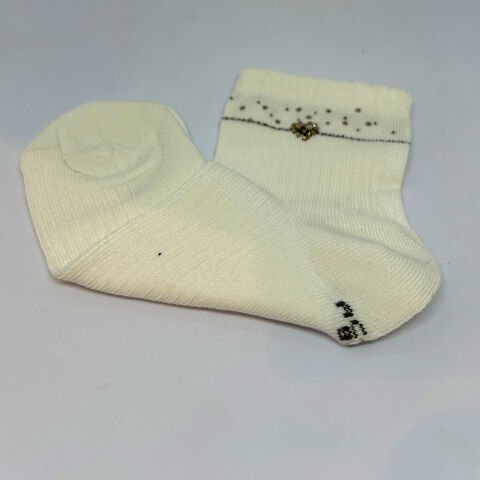 Kalp Desenli Taşlı Dikişsiz Kız Çocuk Çorabı – Kırık Beyaz