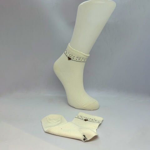 Kalp Desenli Taşlı Dikişsiz Kız Çocuk Çorabı – Kırık Beyaz