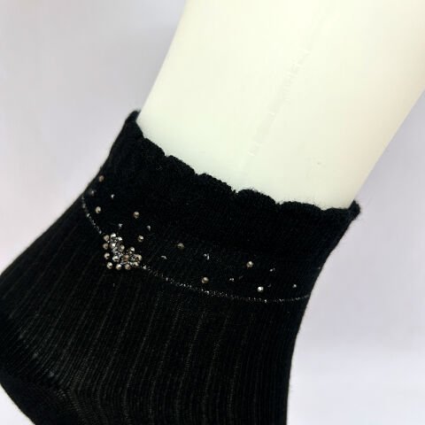 Kalp Desenli Taşlı Dikişsiz Kız Çocuk Çorabı – Siyah