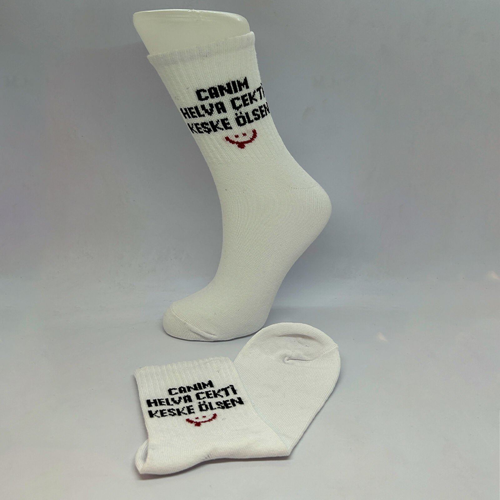 “Canım Helva Çekti” Yazı Karakterli Unisex Soket Çorap Beyaz