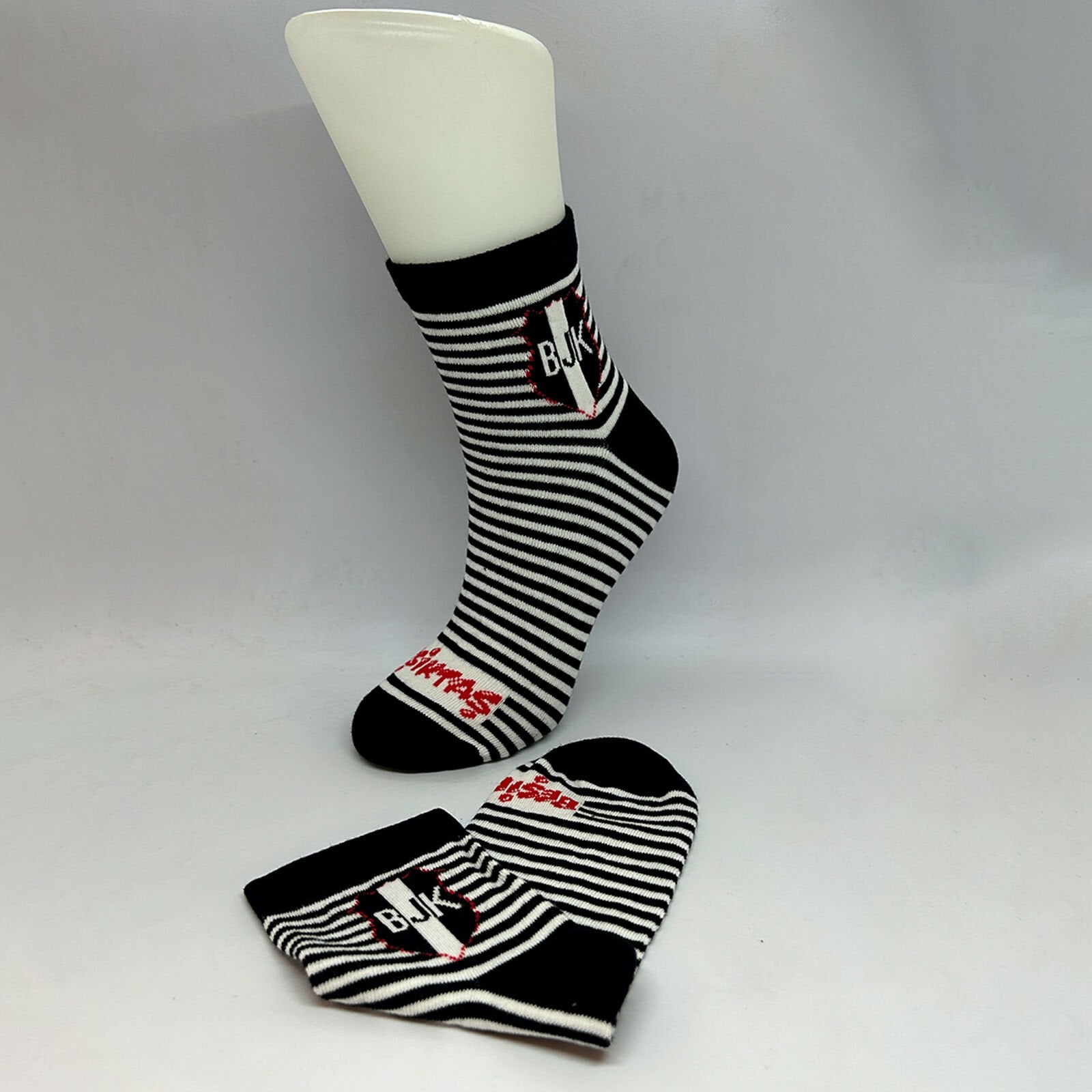 Takım Yazılı Uniseks Çizgili Çorap BJK Siyah